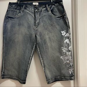 Venezia Plus Size Woman Short